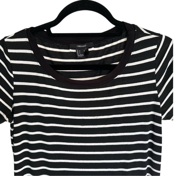 EUC Black and White striped tee midi dress size Small - Picture 2 of 3